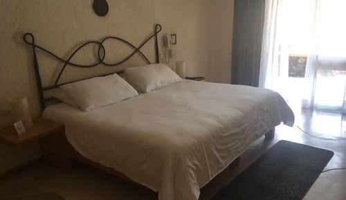 Standard Suite, 1 King Bed