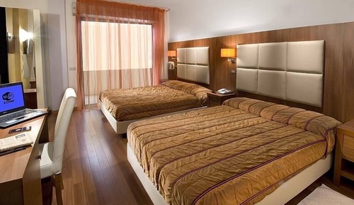 Family Quadruple Room, Balcony, Partial Sea View
