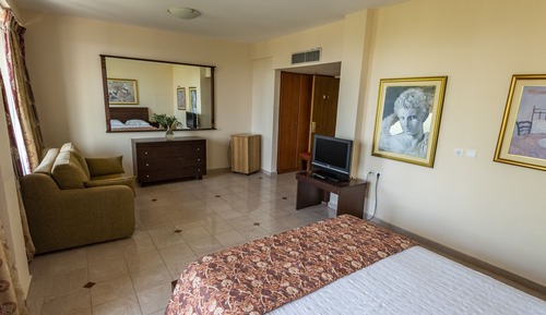 Family Room, Sea View