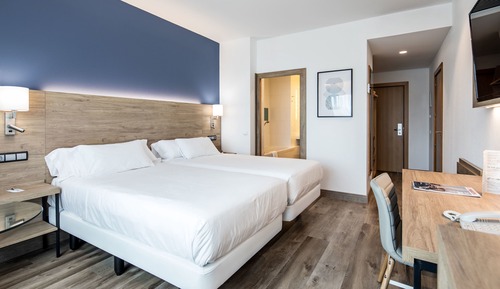 Deluxe Twin Room with Parking