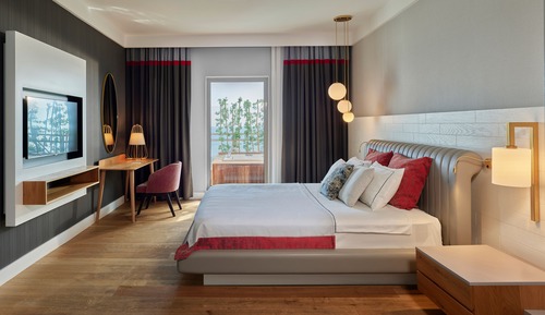 Designer Suite (2 Adult + 2 Children)