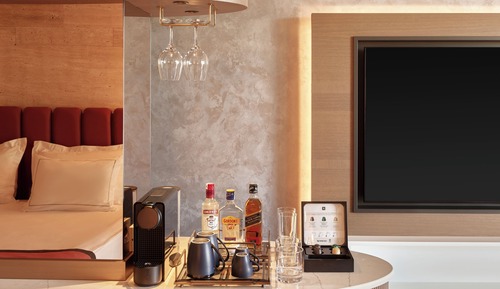 Penthouse Suite with Turkish Bath & Jacuzzi
