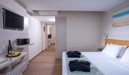 Split Level Superior Connecting Suite