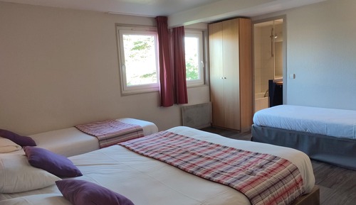 Room, Multiple Beds
