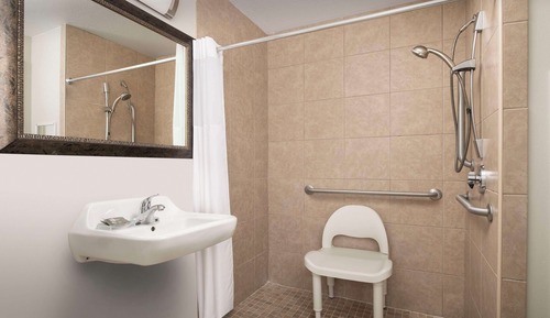 Room, 2 Queen Beds, Accessible, Non Smoking (Roll-in Shower)