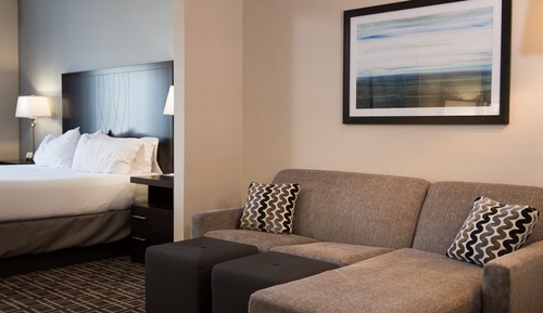 Standard Room, 1 King Bed, River View