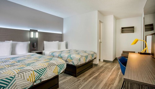 Deluxe Room, 2 Double Beds, Non Smoking, Refrigerator & Microwave