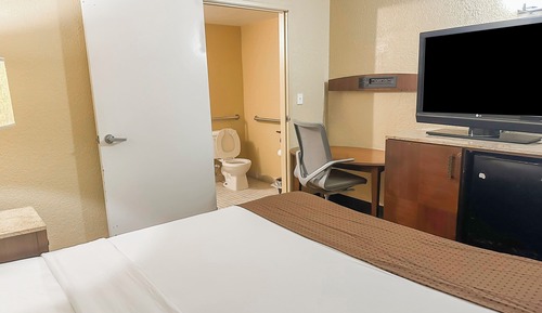 Room, 1 King Bed, Accessible