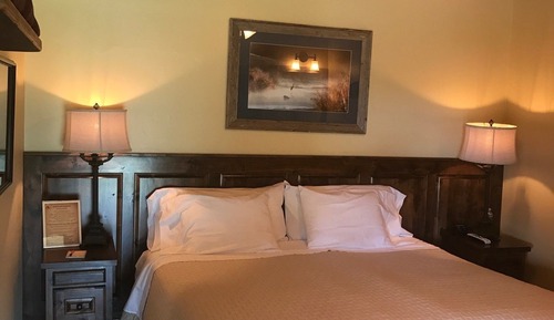 Standard Double Room, 1 King Bed, Private Bathroom
