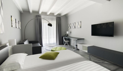 Junior Suite, Balcony, Garden View