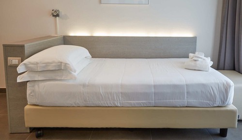 Superior Single Room, Balcony, Sea View