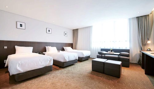 3. Premium Triple Room - Providing 1 Bottle of Wine