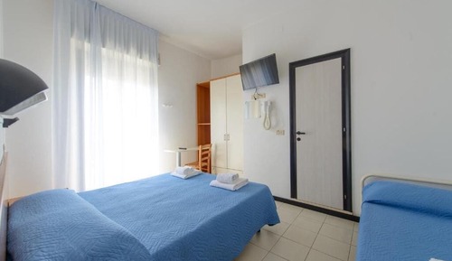 Economy Triple Room, Balcony