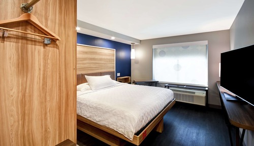 Room, 1 King Bed, Accessible (Hearing)