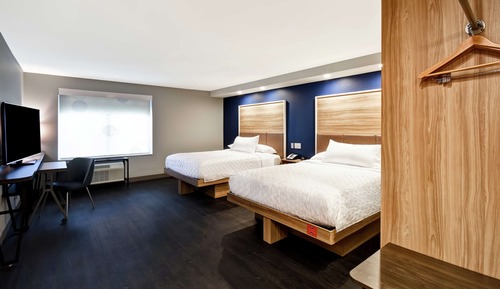 Room, 2 Queen Beds, Accessible (Roll-In Shower)