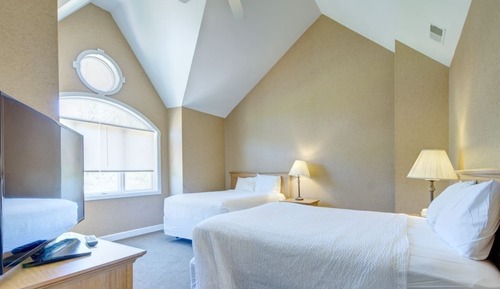 3 Bedroom Deluxe Fairway
