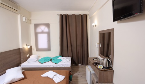 Triple Room, Partial Sea View