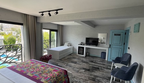 Farilya Room