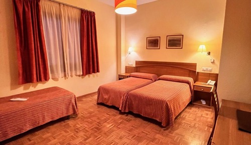 Basic Triple Room