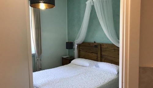 Deluxe Room (Carlo)