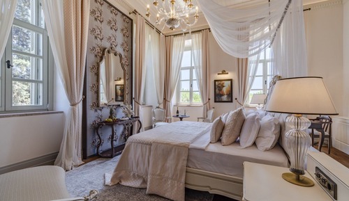 Premium Suite, 1 Queen Bed, Jetted Tub, Sea View