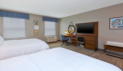 Studio, 2 Queen Beds, Refrigerator