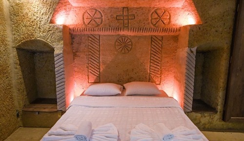 Stone Arch Room
