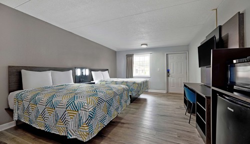 Standard Room, 2 Queen Beds, Accessible Bathtub, Non Smoking