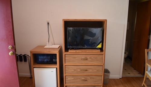 Economy Single Room, 1 Queen Bed