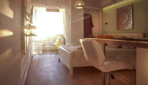 Studio, Sea View