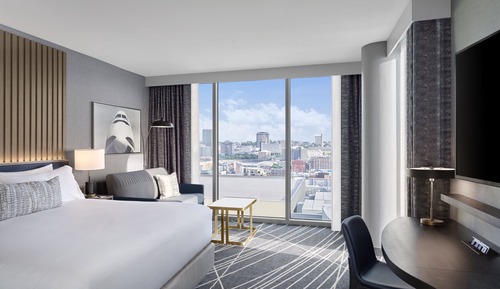 Luxury Room, 1 King Bed, Corner