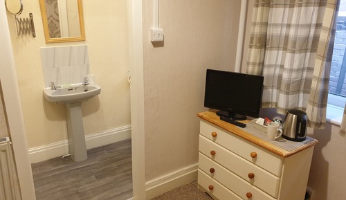 Single Room (with Shower)