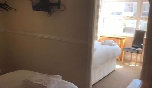 Quadruple Room (with Shower)