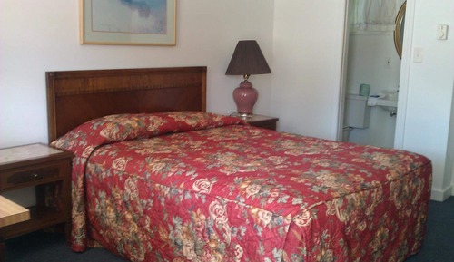 Standard Room, 1 Queen Bed