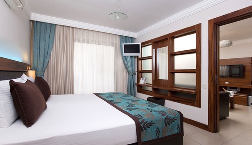 Deluxe Suite (King)
