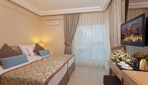 Economy Triple Room