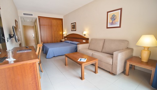 Quadruple Room (2 adults + 2 children)