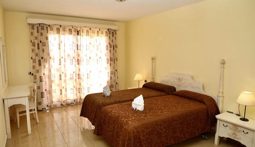 Family Room (4 Adults)