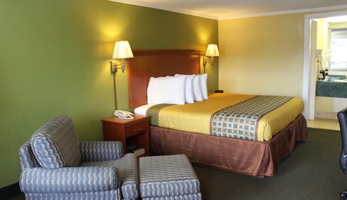 Room, 1 King Bed, Smoking