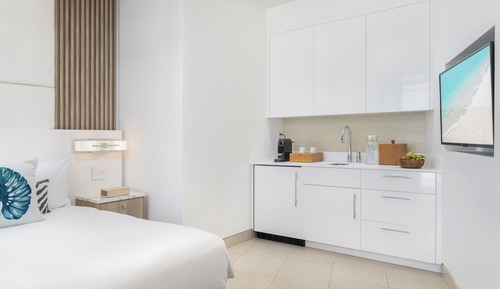 Penthouse (Studio with Hot Tub)