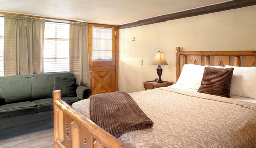 Deluxe Queen Room