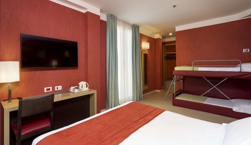 Family Room, 1 King Bed, Non Smoking (Bunk beds)