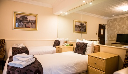 Club Twin Room