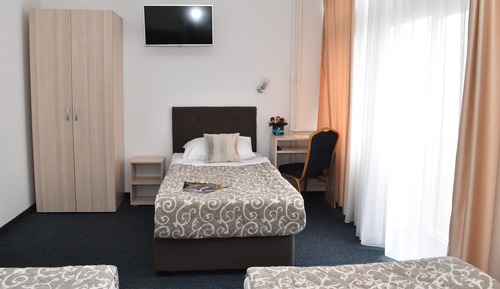 Standard Triple Room, 3 Twin Beds, Non Smoking