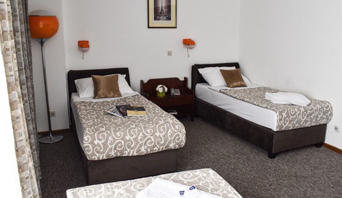 Family Room, 2 Bedrooms