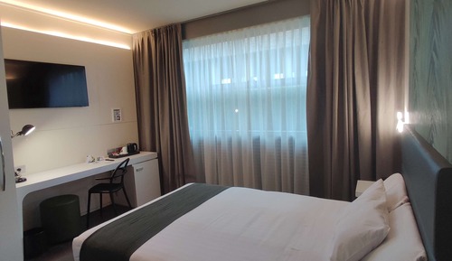 Standard Room, 1 Double Bed, Accessible (French Size Bed 140 Cm)