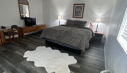 Standard Room, 1 King Bed