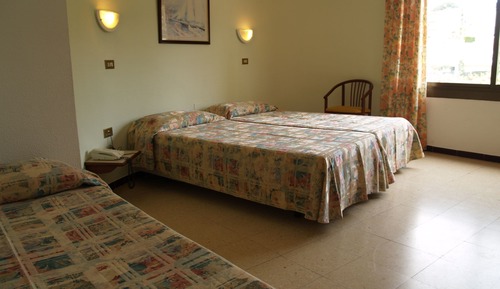 Triple Room (2 adults and 1 child)
