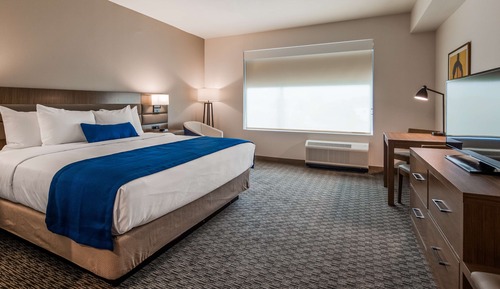 Junior Suite, 1 King Bed, Non Smoking, Kitchenette