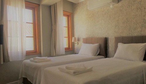 Deluxe Room, Hill View